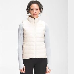 The North Face White Vest 550 with Pockets